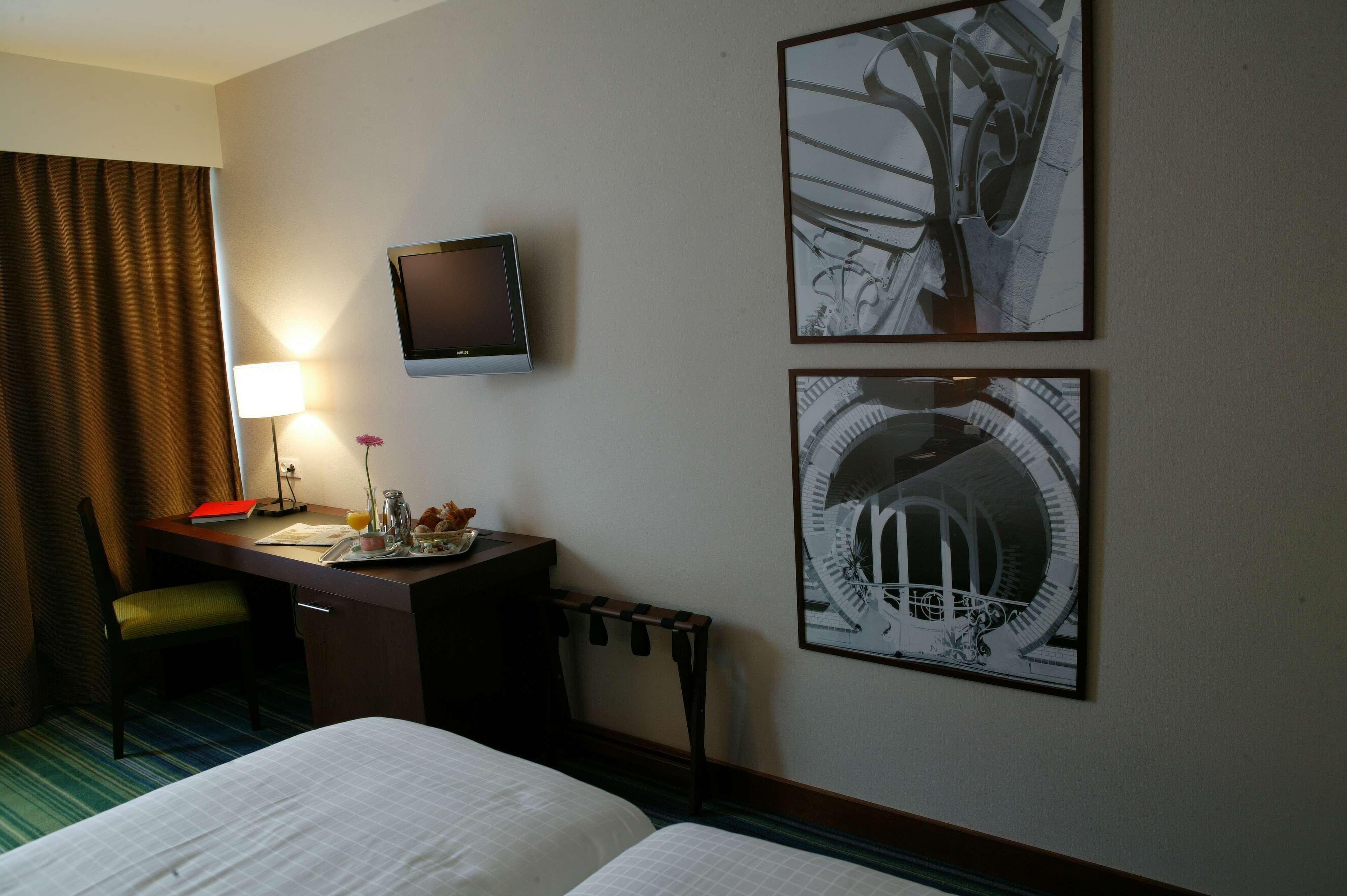 New Hotel Charlemagne Brussel Bagian luar foto