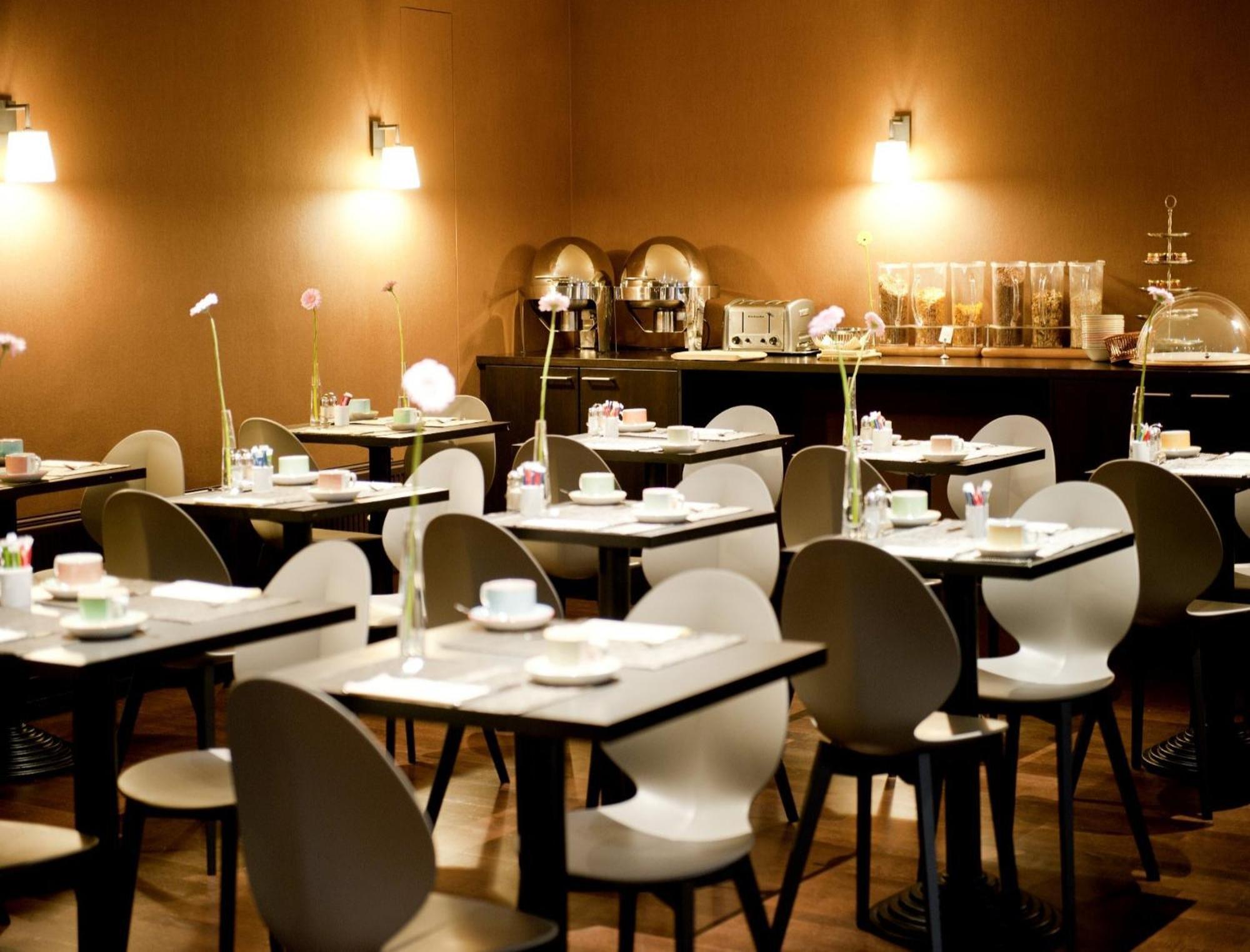 New Hotel Charlemagne Brussel Bagian luar foto