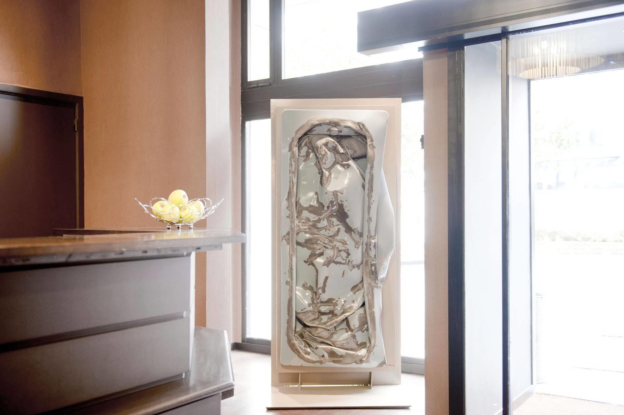 New Hotel Charlemagne Brussel Bagian luar foto