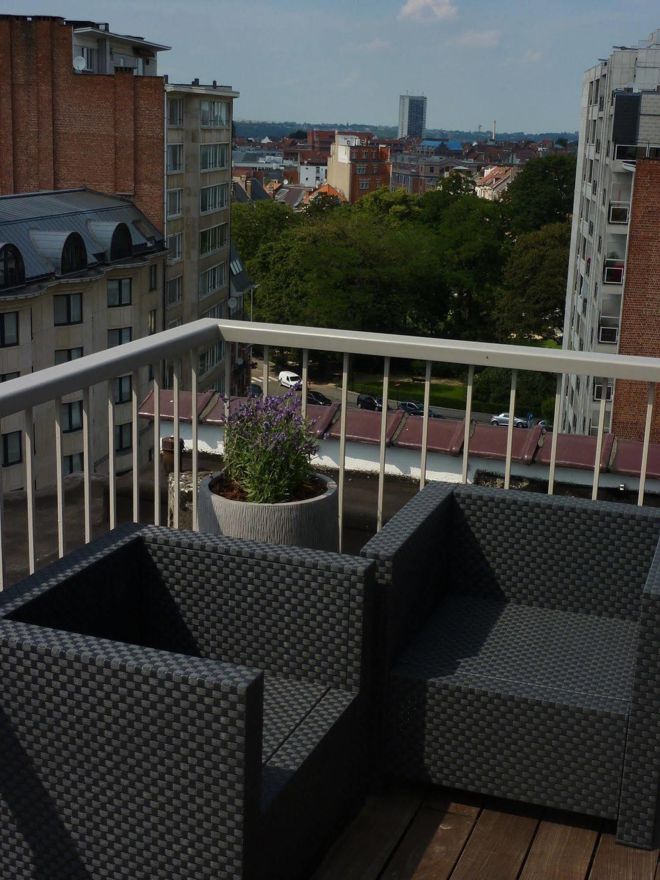 New Hotel Charlemagne Brussel Bagian luar foto