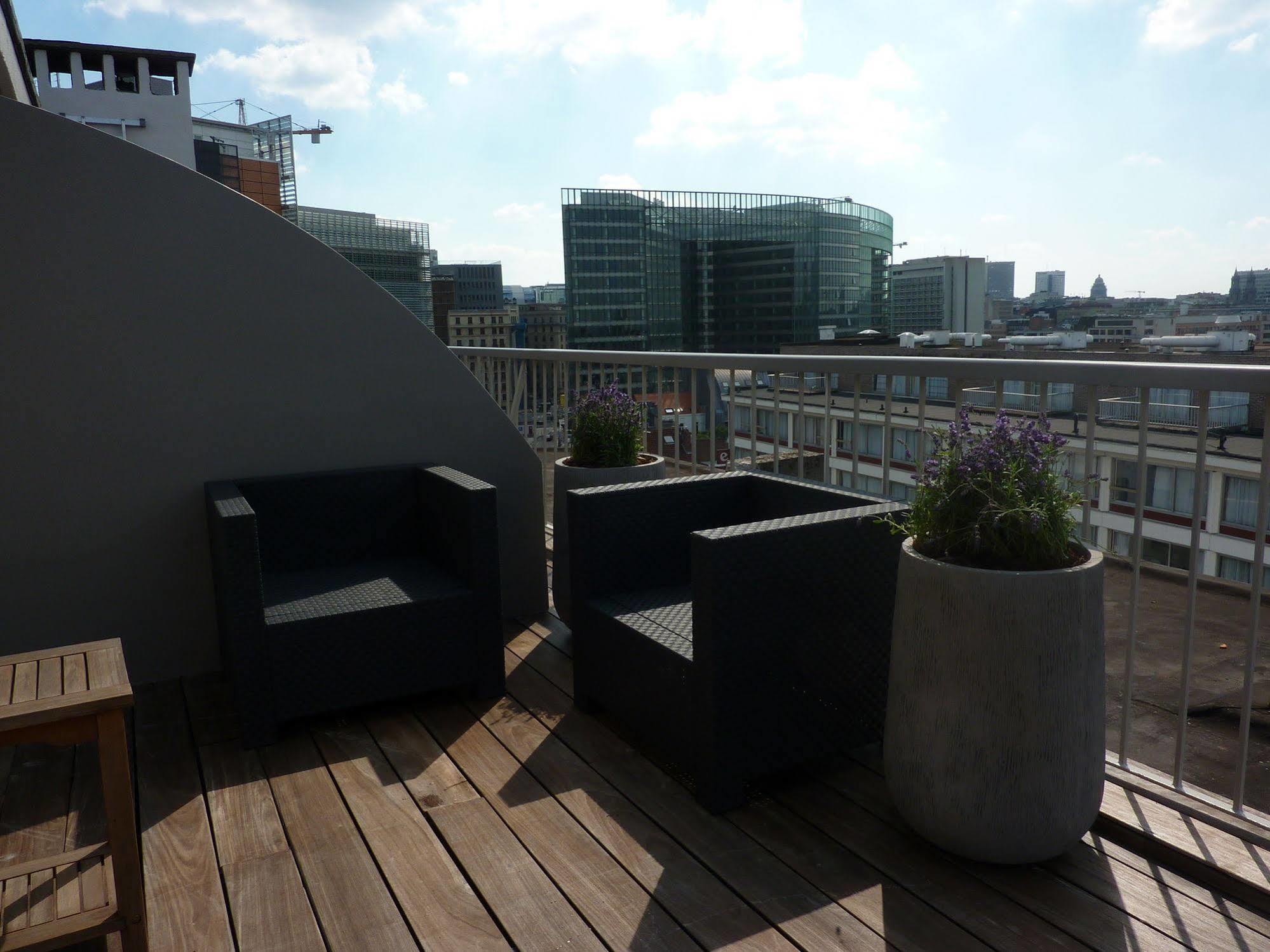 New Hotel Charlemagne Brussel Bagian luar foto